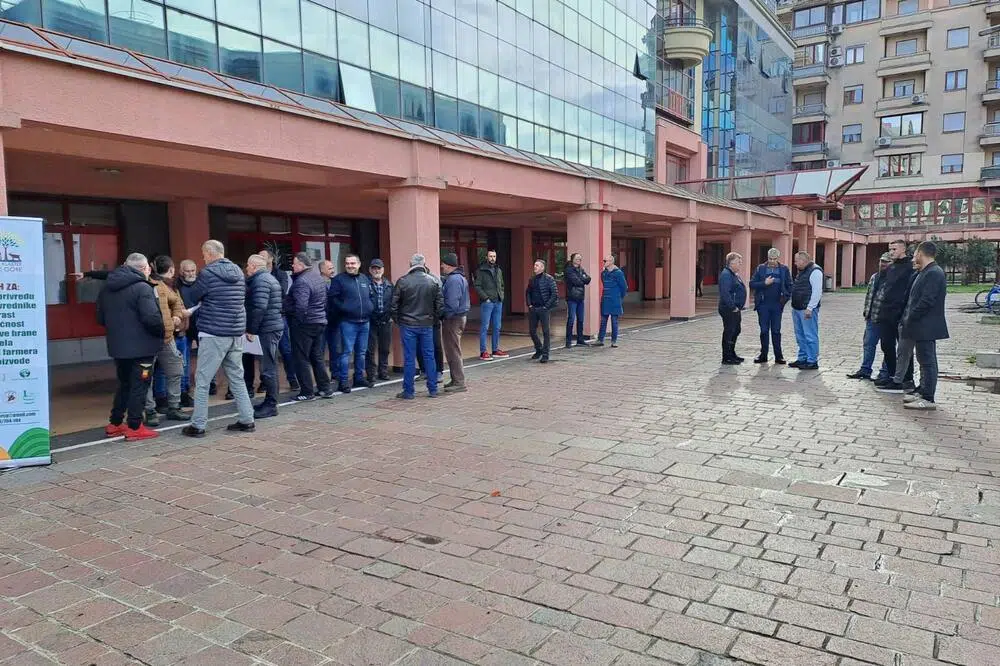 protest-poljoptrivrednika-u-pg-mirko-kotlas-vijesti